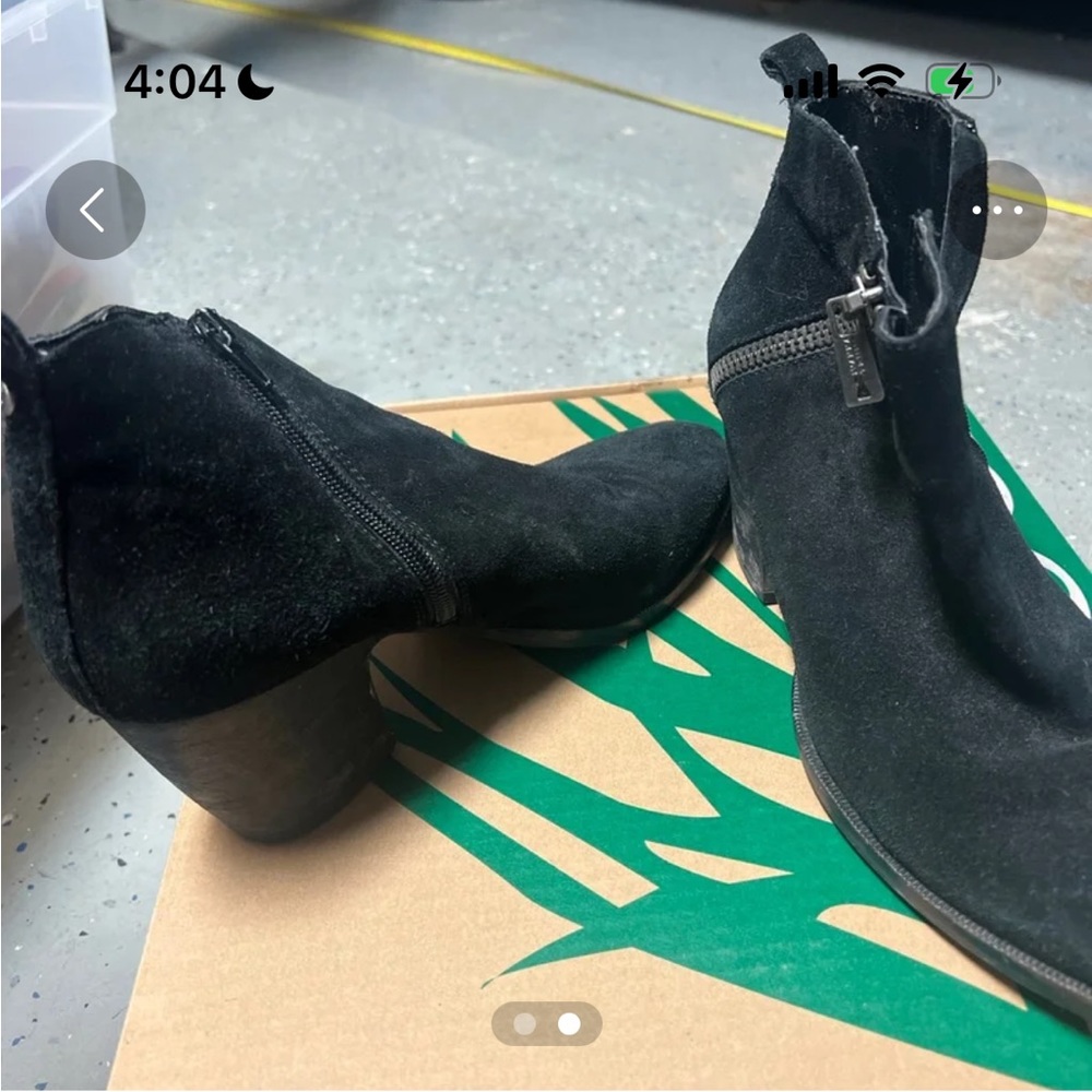 Black boots with platform